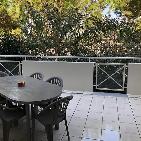 Fermee Grande Terrasse Ombragee Piscine Port Parc Gare *